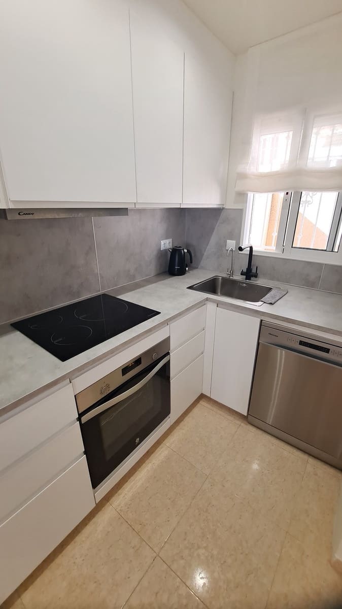 2 soveværelse Byhus til salg i Villamartin med swimmingpool garage - € 194.950 (Ref: 10174160)
