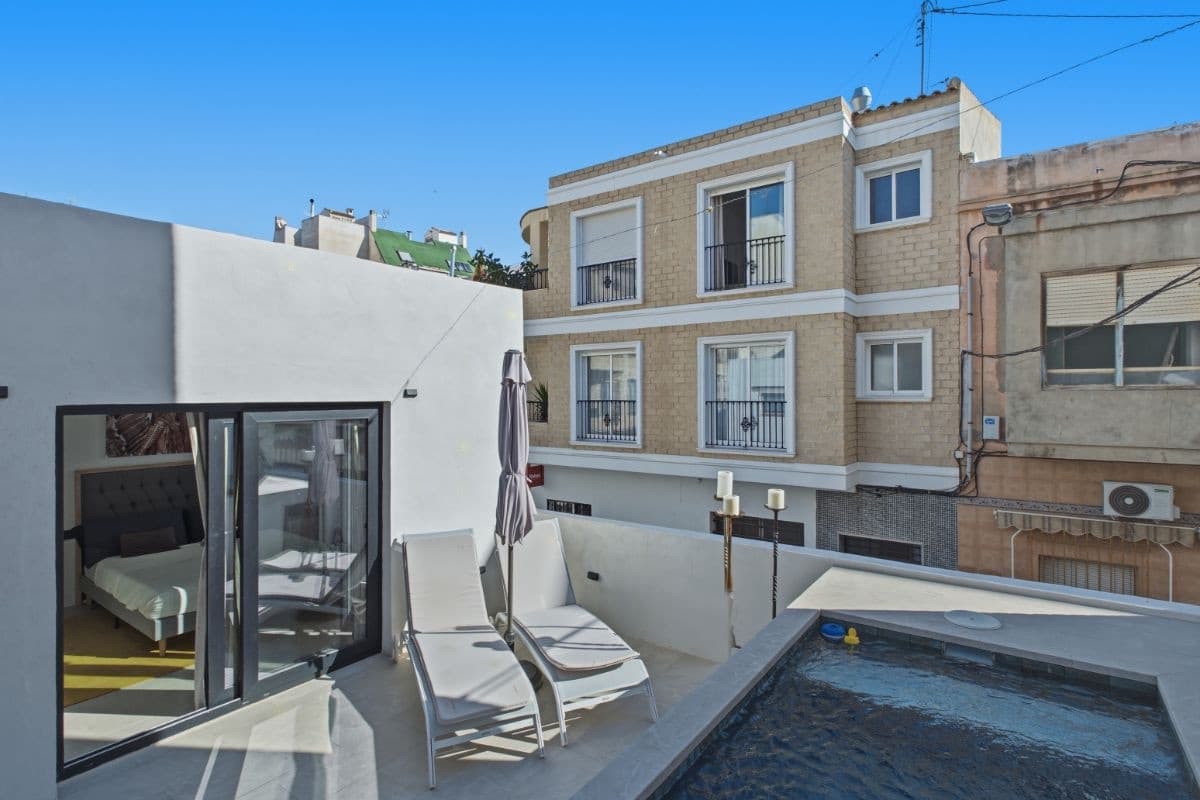 2 soverom Leilighet til salgs i Torrevieja med svømmebasseng - € 290 000 (Ref: 10174164)