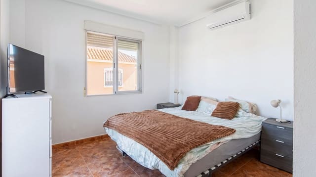 2 slaapkamer Huis te koop in Torre de la Horadada, Pilar de la Horadada met zwembad garage - € 239.000 (Ref: 10184939)