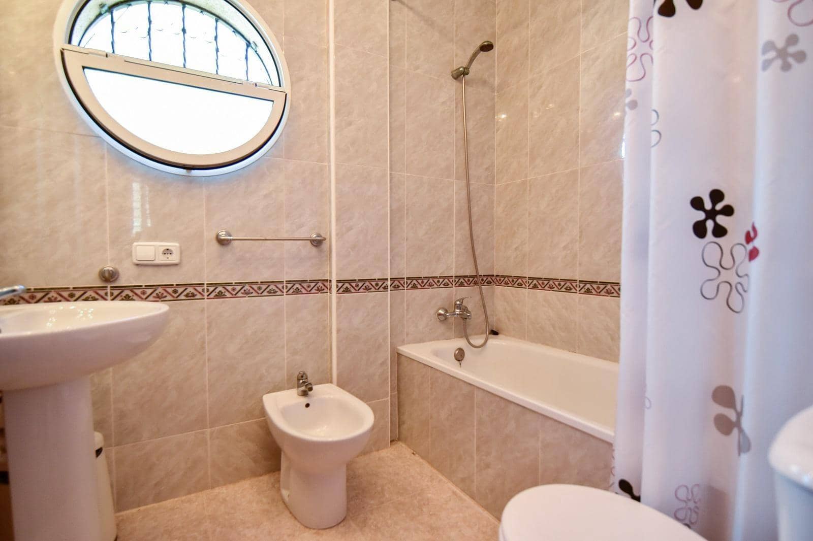 3 soveværelse Villa til salg i Orihuela Costa med swimmingpool garage - € 369.000 (Ref: 10184941)