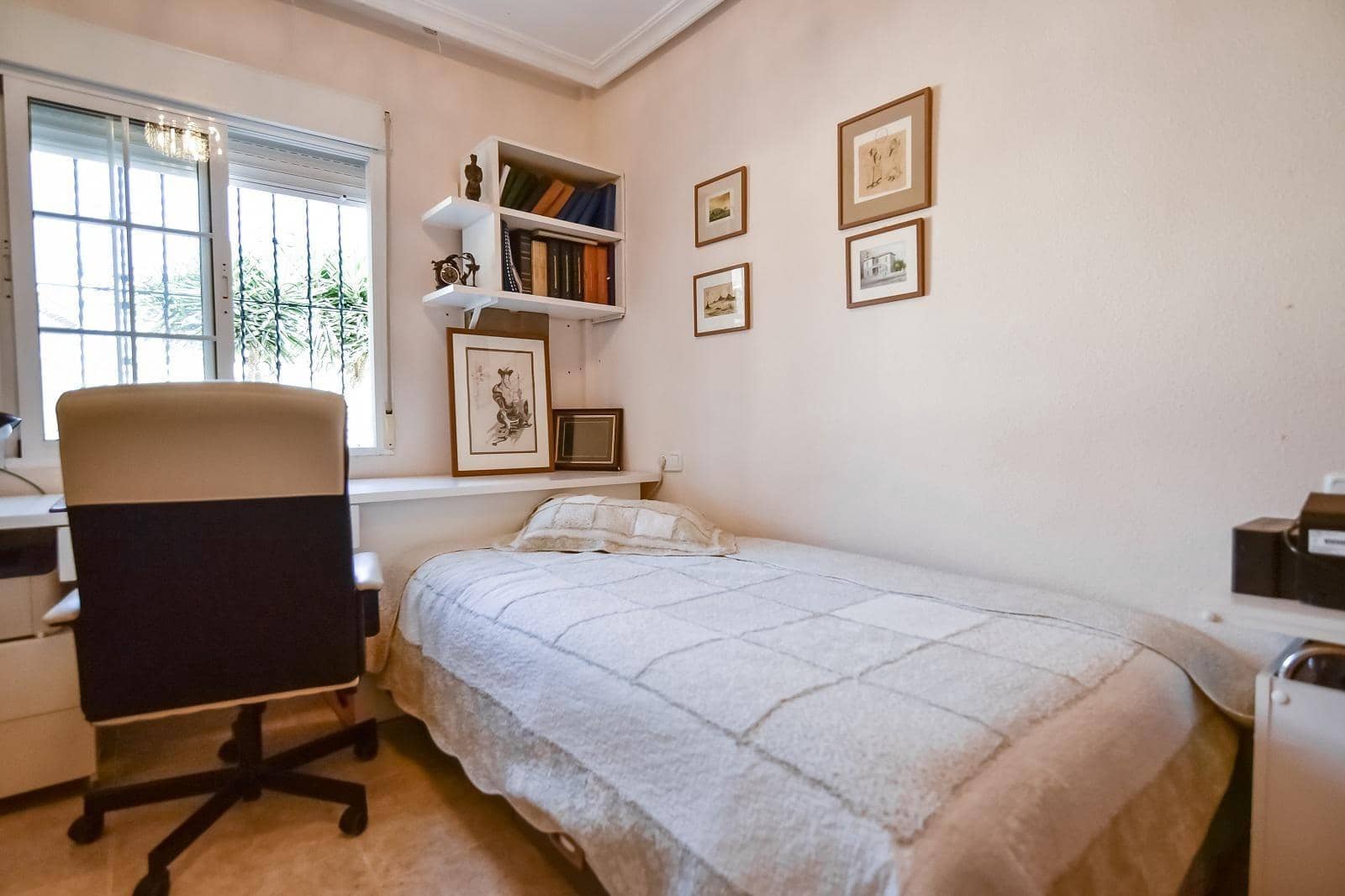 3 soveværelse Villa til salg i Orihuela Costa med swimmingpool garage - € 369.000 (Ref: 10184941)