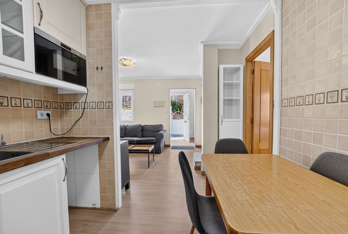 3 soveværelse Byhus til salg i Torrevieja med swimmingpool - € 199.000 (Ref: 10184952)