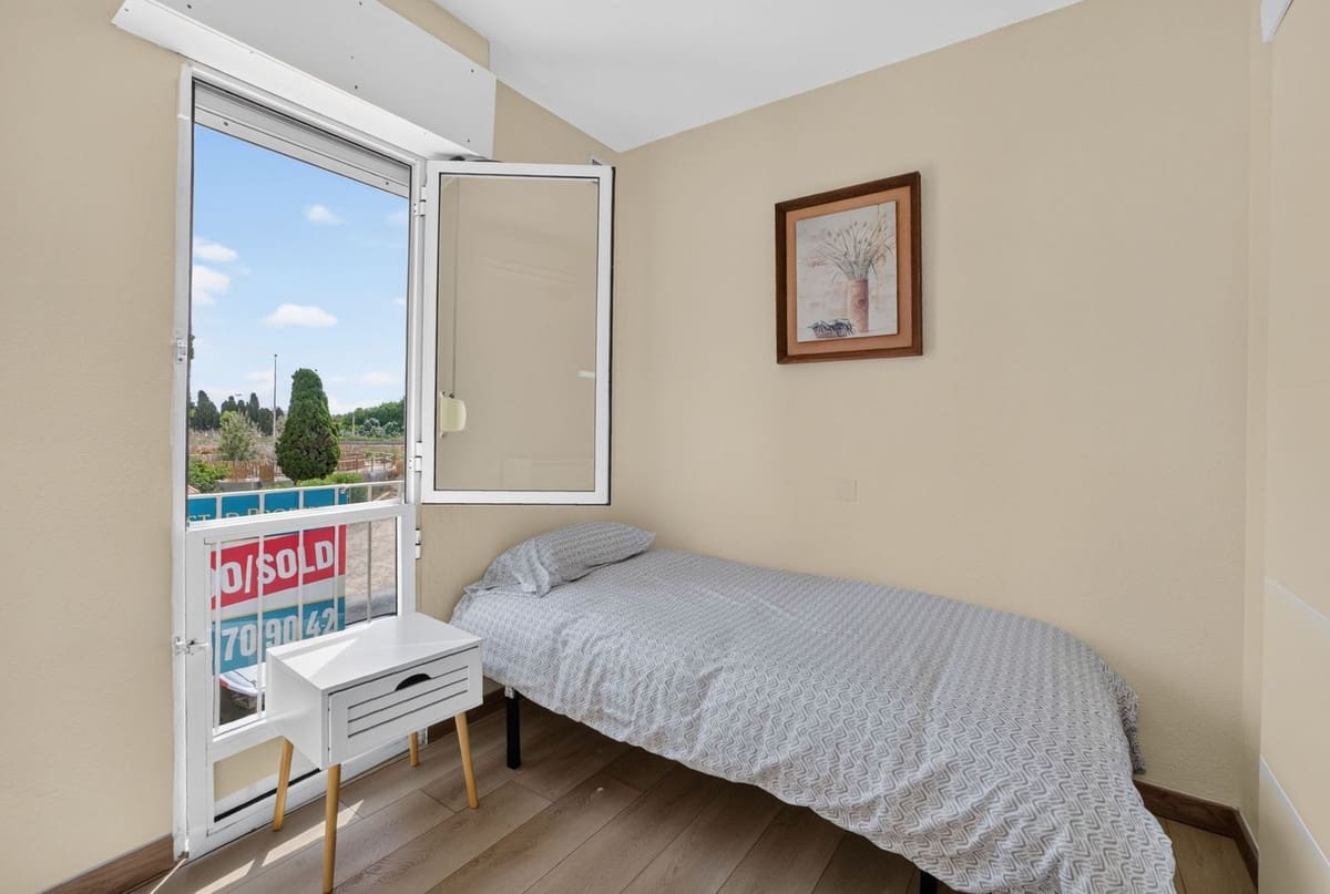 3 soveværelse Byhus til salg i Torrevieja med swimmingpool - € 199.000 (Ref: 10184952)