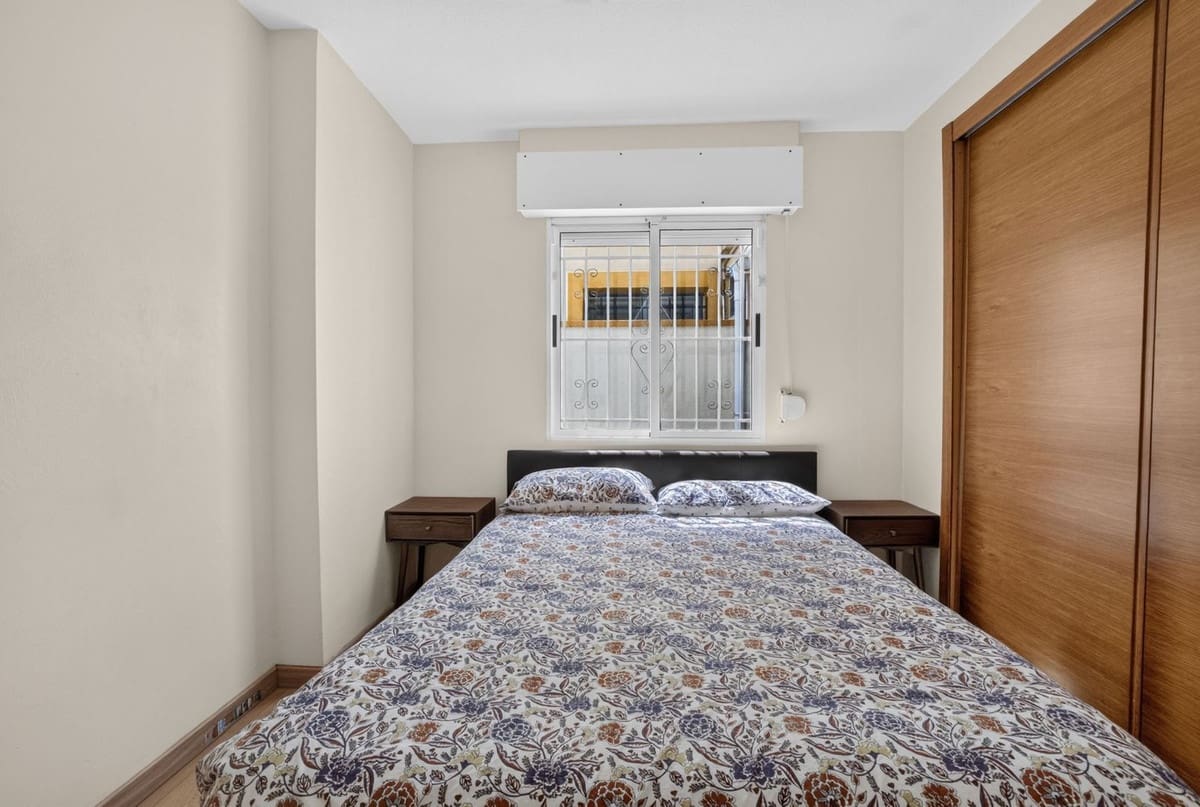 3 soveværelse Byhus til salg i Torrevieja med swimmingpool - € 199.000 (Ref: 10184952)