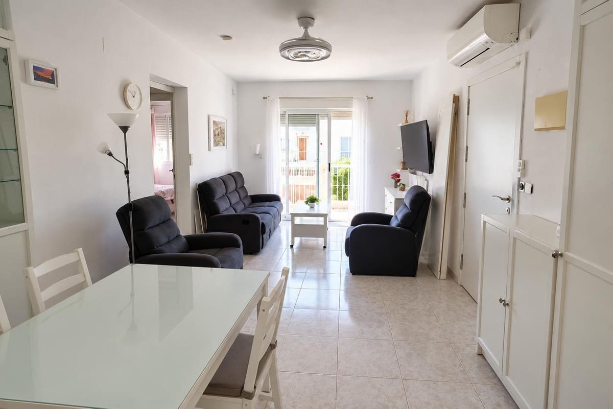 Bungalow de 2 habitaciones en Torrevieja en venta con piscina - 135.000 € (Ref: 10184953)