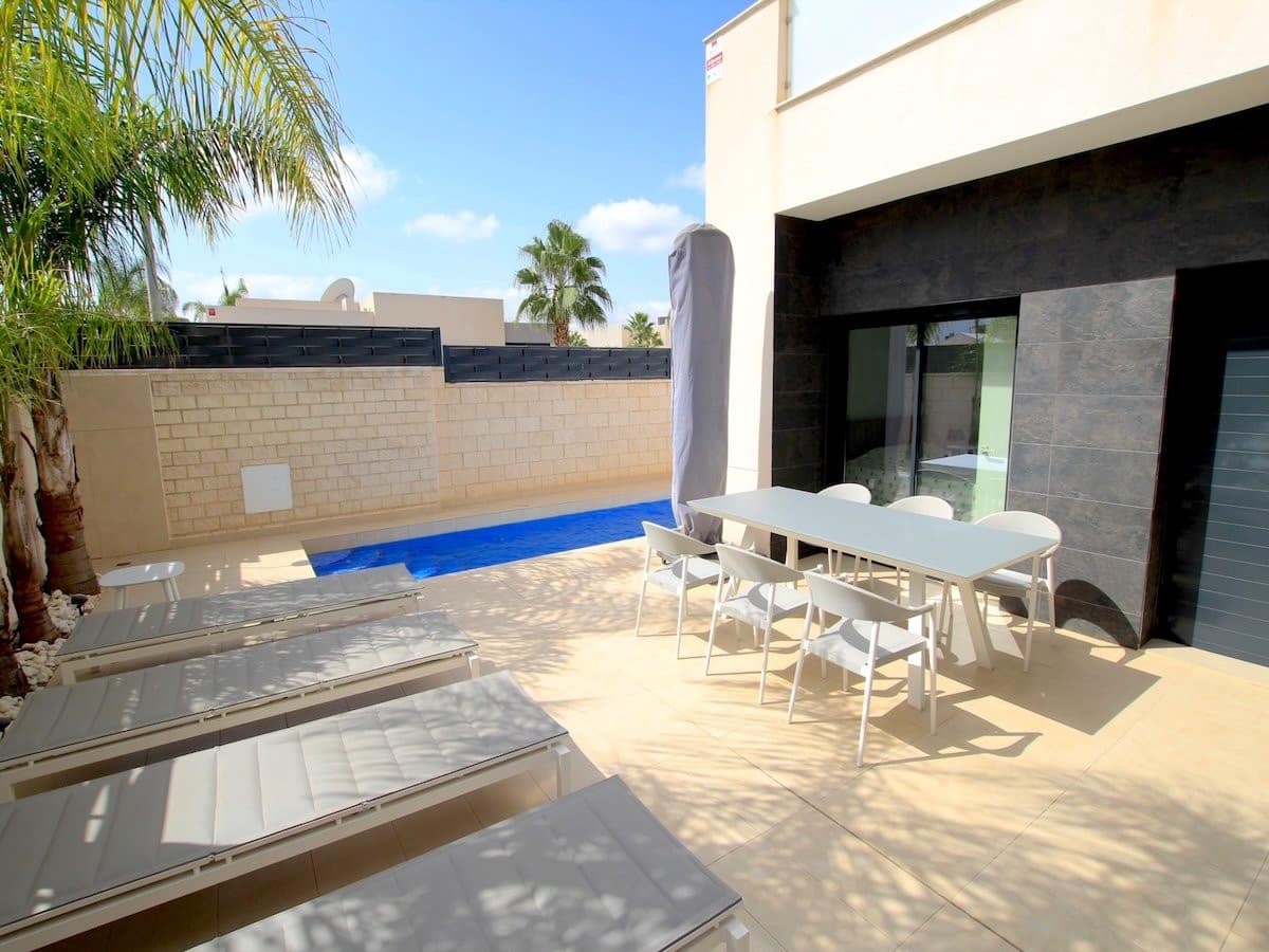 3 bedroom Villa for sale in Benijofar with pool garage - € 389,000 (Ref: 10184968)