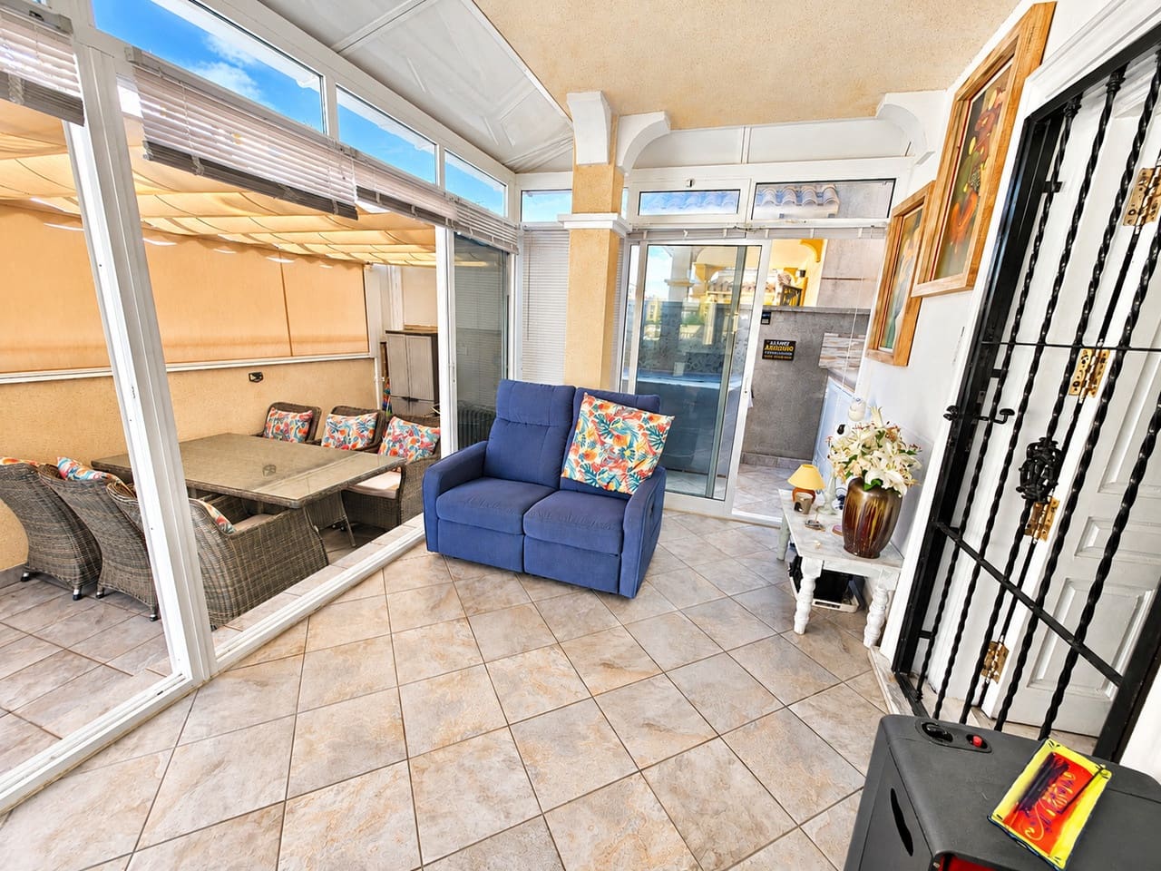 Pareado de 3 habitaciones en La Zenia en venta con piscina garaje - 284.950 € (Ref: 10184974)