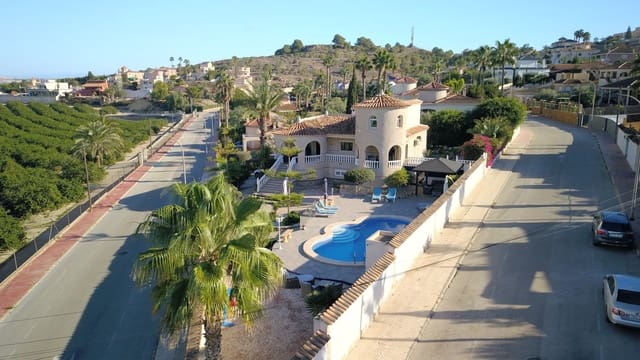 5 soverom Villa til salgs i Algorfa med svømmebasseng garasje - € 685 000 (Ref: 8653326)