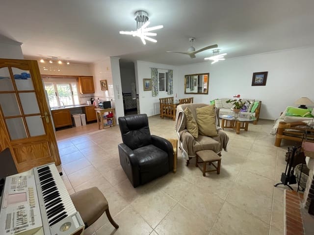 4 slaapkamer Villa te koop in Daya Nueva met zwembad - € 420.000 (Ref: 9076621)