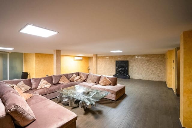 5 soverom Villa til salgs i Cañada del Molino, Torrevieja med svømmebasseng - € 1 170 000 (Ref: 9107219)