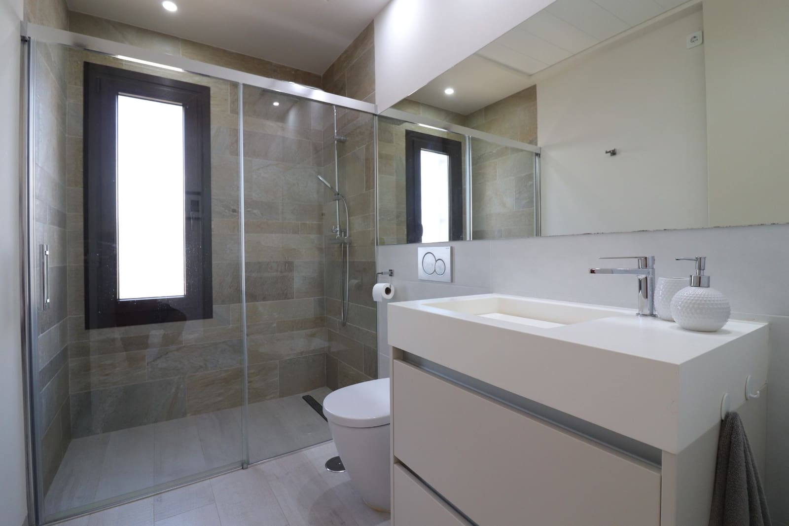 3 sypialnia Willa na sprzedaż w Algorfa z basenem garażem - 595 000 € (Ref: 9172699)