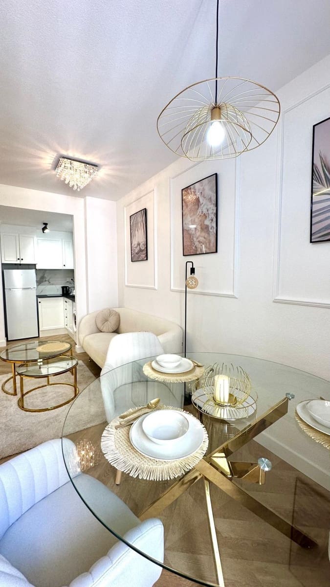 2 makuuhuone Huoneisto myytävänä paikassa Torrevieja mukana uima-altaan - 165 000 € (Ref: 9172727)