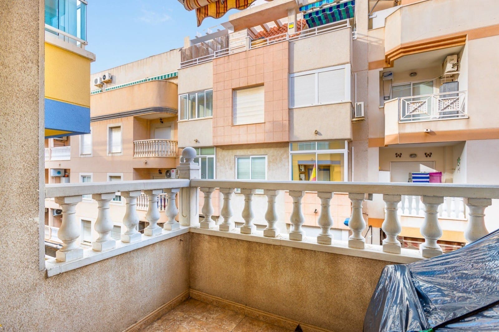 2 soveværelse Lejlighed til salg i Torrevieja med swimmingpool - € 125.000 (Ref: 9172730)