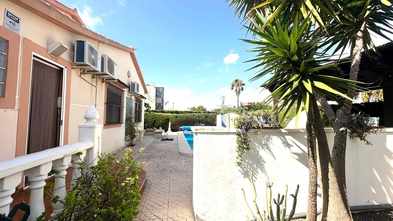 3 sypialnia Willa na sprzedaż w Cabo Roig z basenem - 850 000 € (Ref: 9172757)