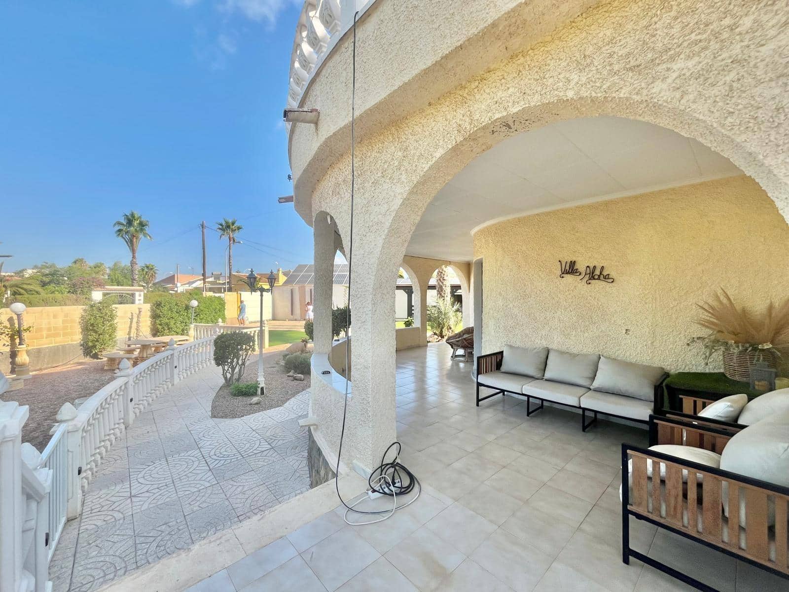 4 camera da letto Villa in vendita in Torrevieja - 590.000 € (Rif: 9177866)