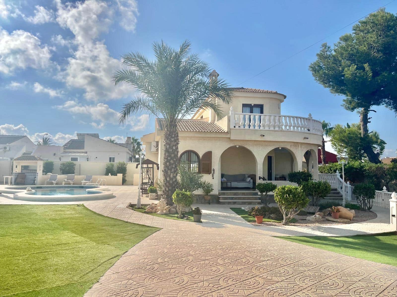 4 camera da letto Villa in vendita in Torrevieja - 590.000 € (Rif: 9177866)