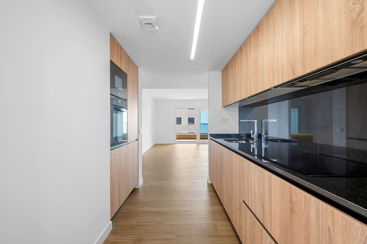 2 slaapkamer Appartement te koop in Punta Prima met garage - € 520.000 (Ref: 9177871)