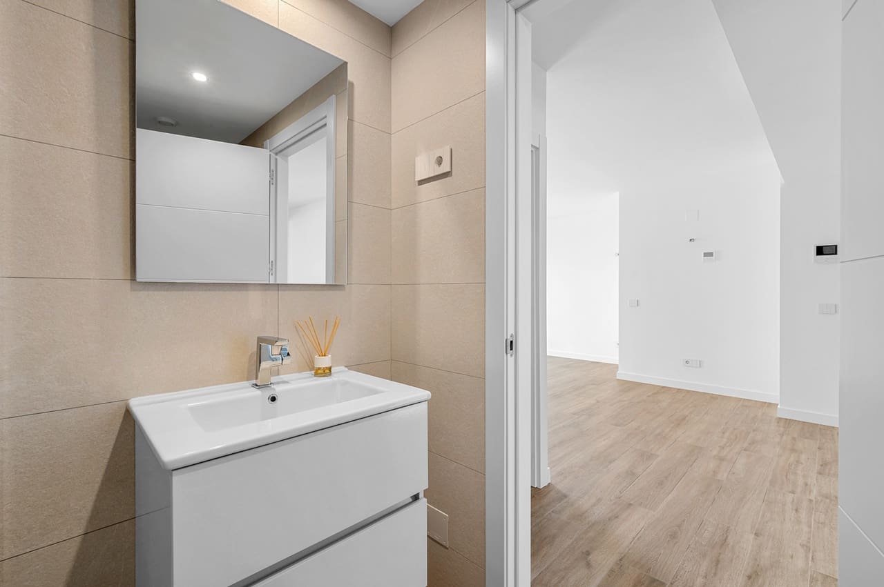 2 slaapkamer Appartement te koop in Punta Prima met garage - € 520.000 (Ref: 9177871)