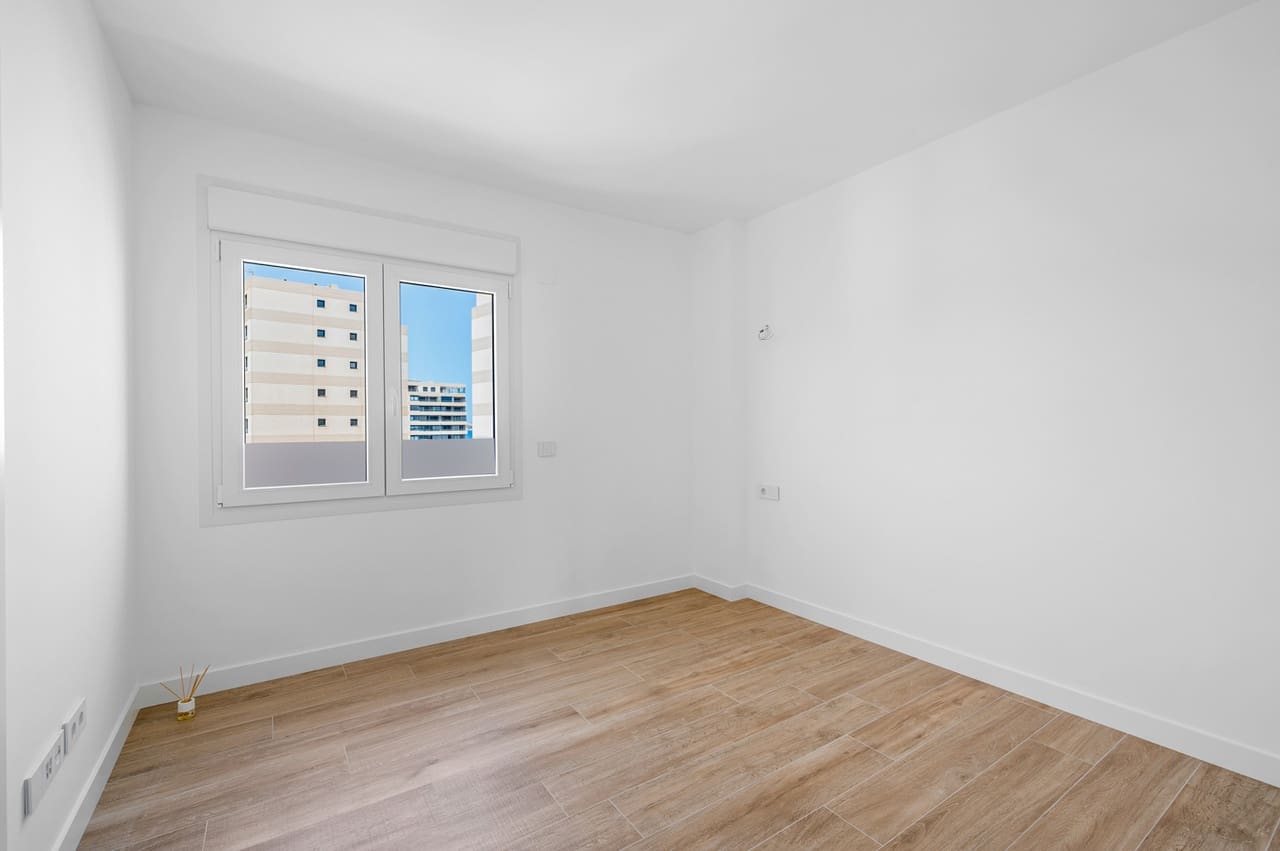 2 slaapkamer Appartement te koop in Punta Prima met garage - € 520.000 (Ref: 9177871)