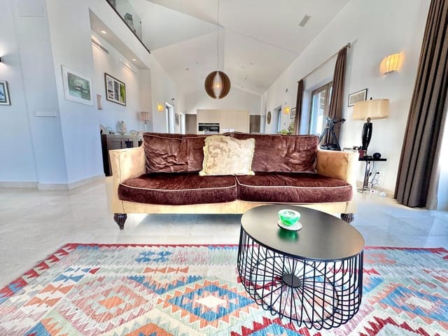 4 chambre Villa/Maison à vendre à Dolores avec piscine - 1 150 000 € (Ref: 9177877)