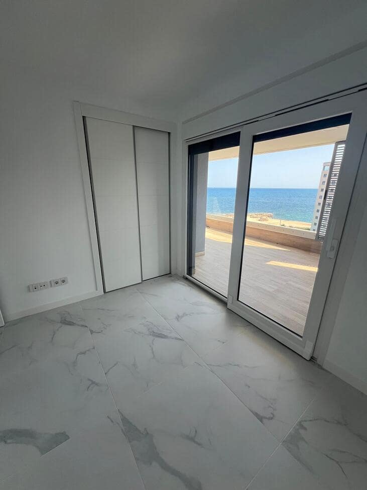 2 makuuhuone Huoneisto myytävänä paikassa Punta Prima mukana uima-altaan - 559 000 € (Ref: 9177888)