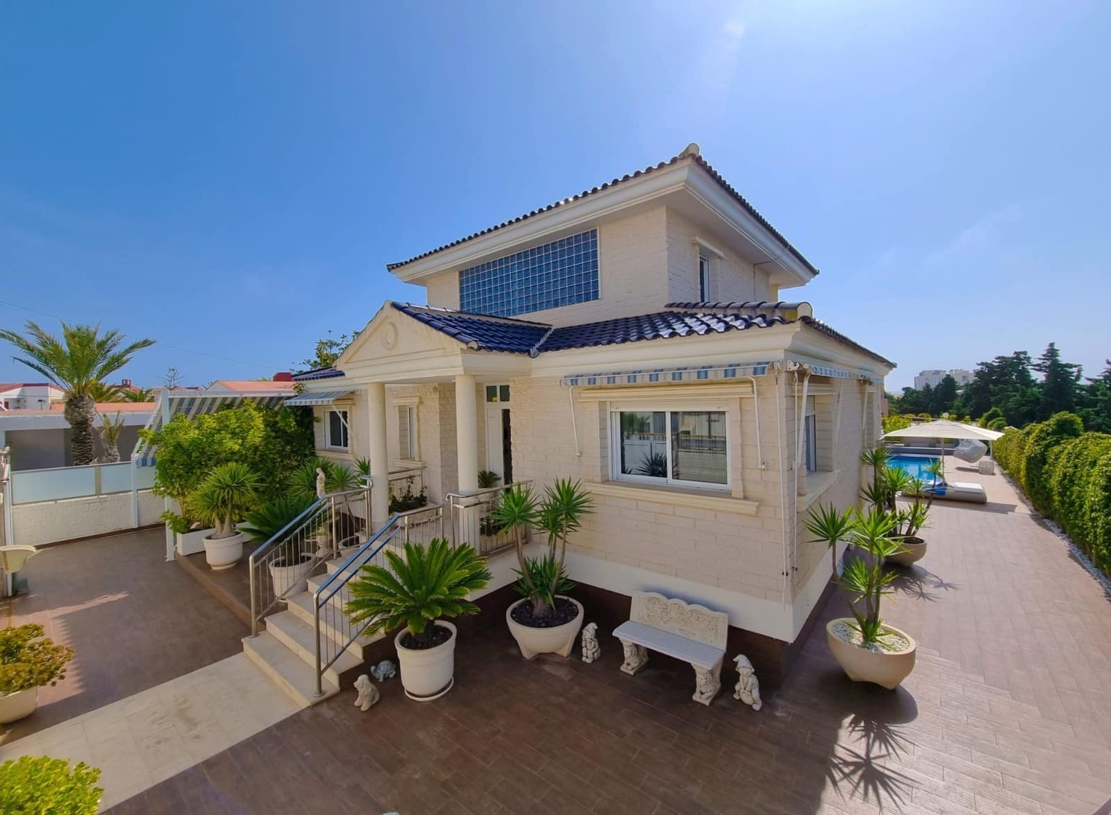 5 makuuhuone Huvila myytävänä paikassa Torrevieja mukana uima-altaan - 1 170 000 € (Ref: 9177894)