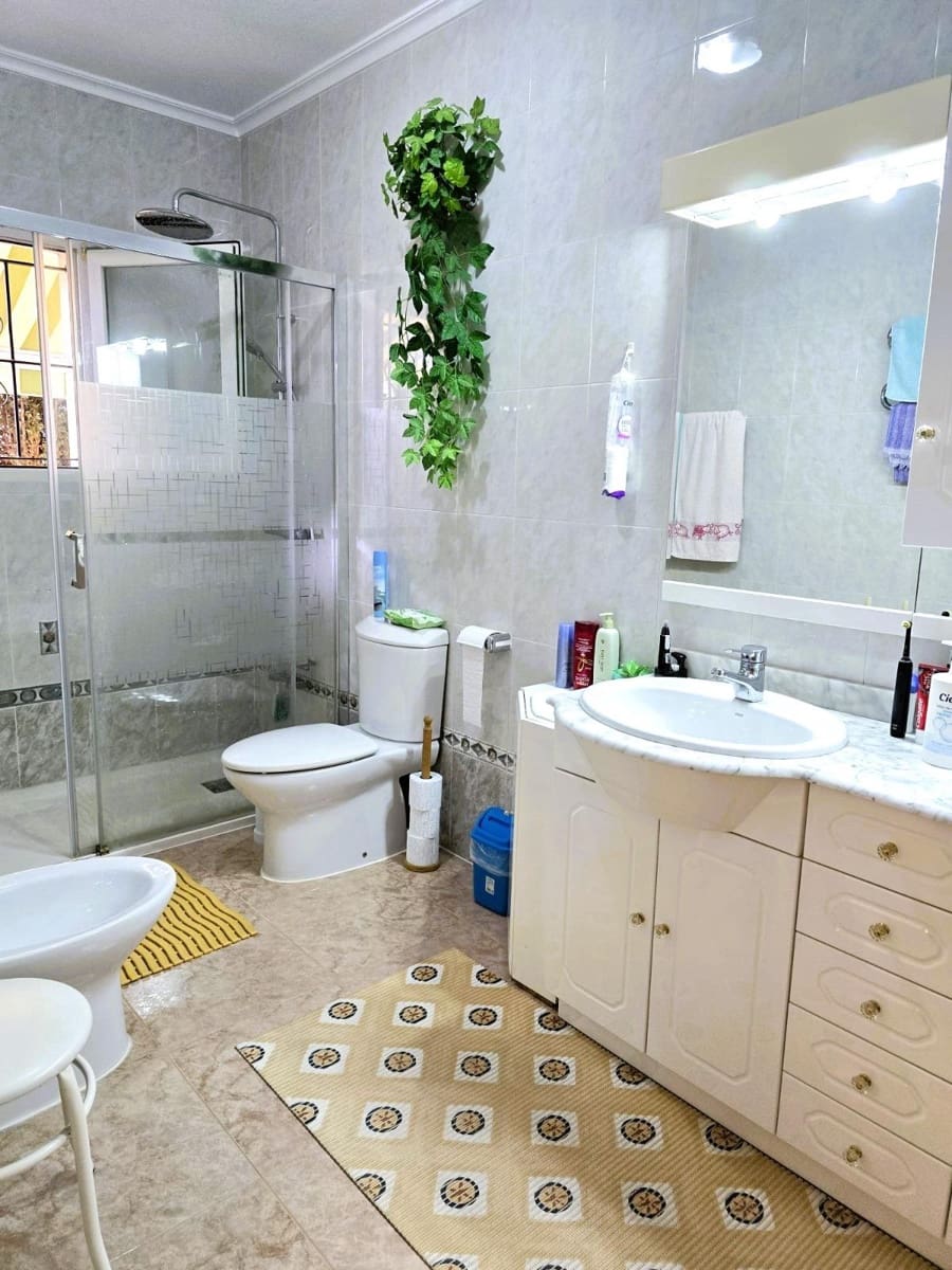 3 chambre Villa/Maison à vendre à Orihuela Costa avec piscine - 550 000 € (Ref: 9198200)