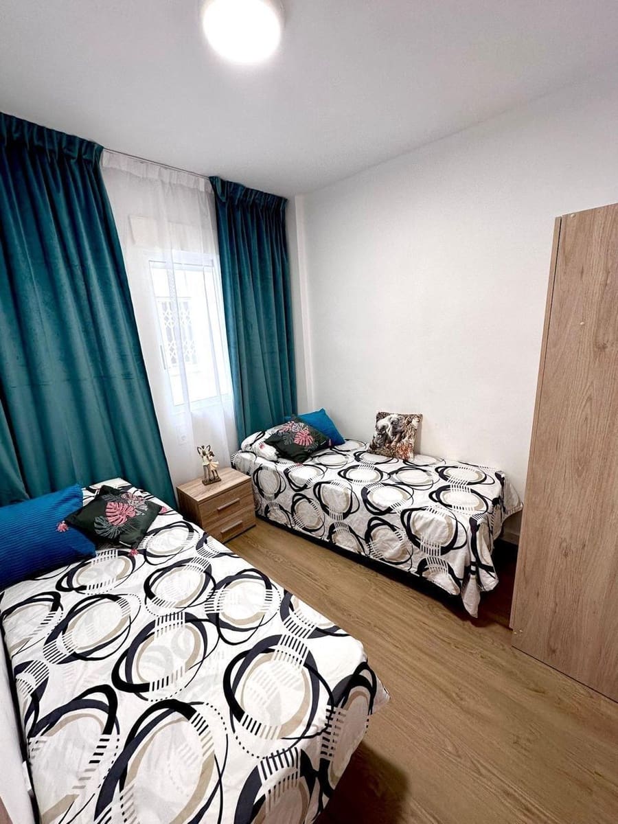 2 quarto Apartamento para venda em Torrevieja com piscina - 190 000 € (Ref: 9215815)