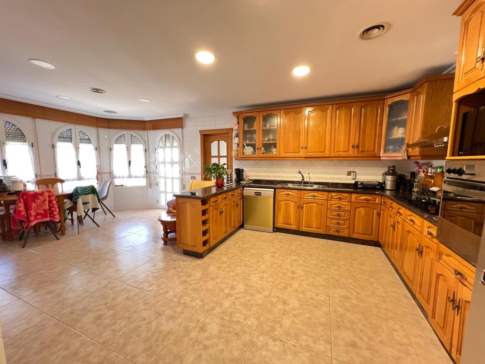 7 Zimmer Villa zu verkaufen in Callosa de Segura mit Pool - 560.000 € (Ref: 9215817)