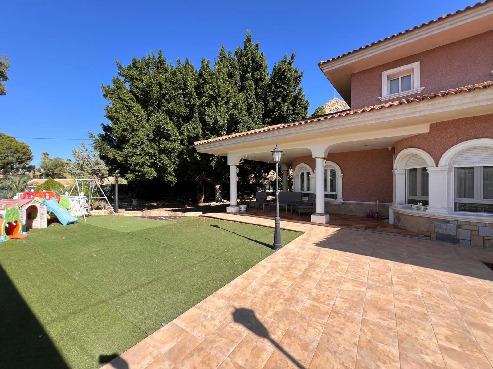 7 Zimmer Villa zu verkaufen in Callosa de Segura mit Pool - 560.000 € (Ref: 9215817)