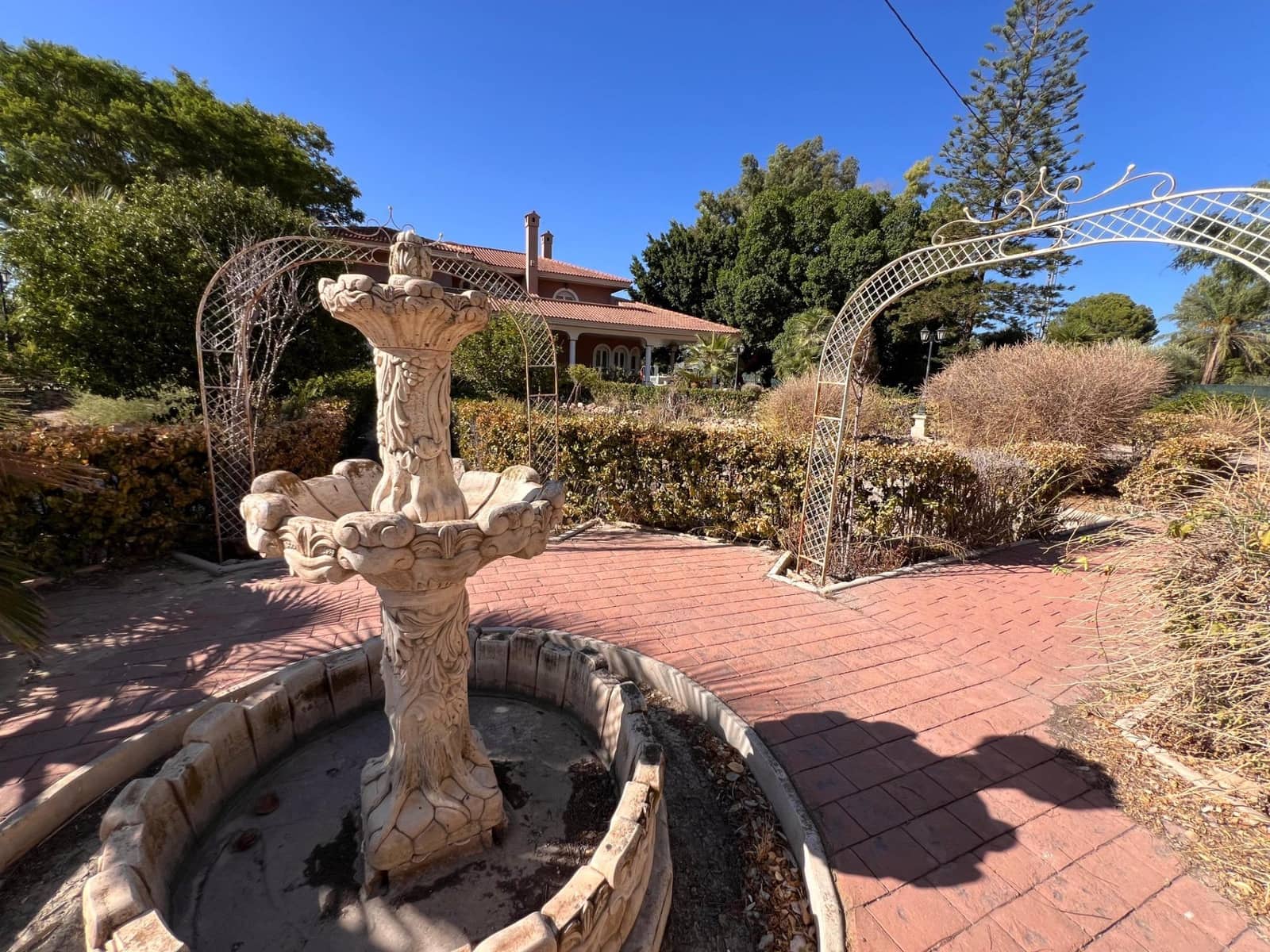 7 Zimmer Villa zu verkaufen in Callosa de Segura mit Pool - 560.000 € (Ref: 9215817)