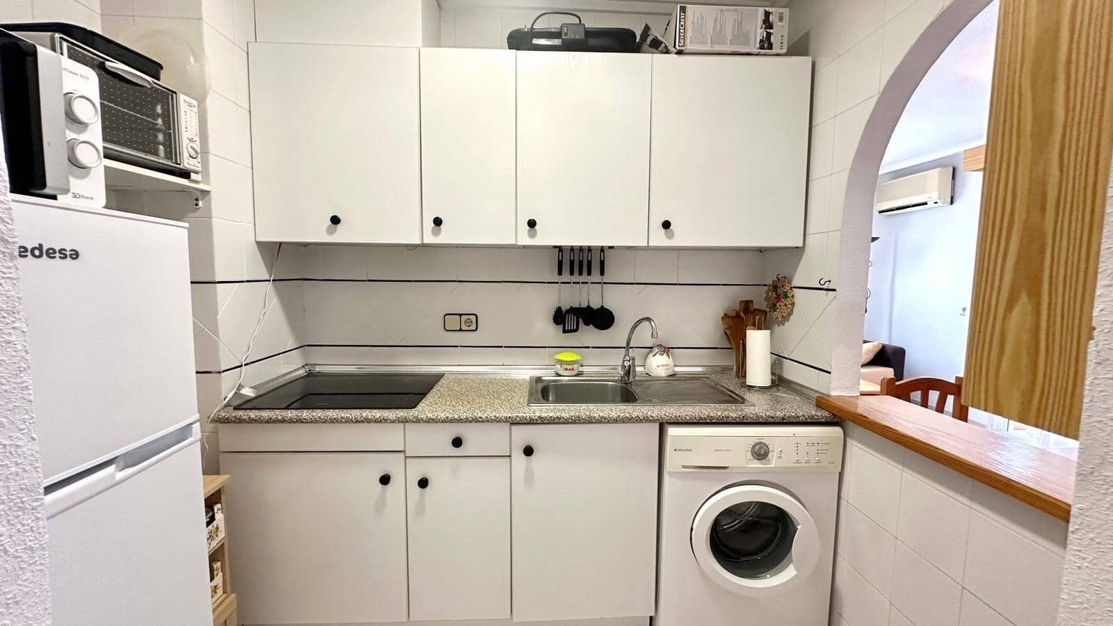 2 sypialnia Penthouse na sprzedaż w Torrevieja z basenem - 158 000 € (Ref: 9215819)