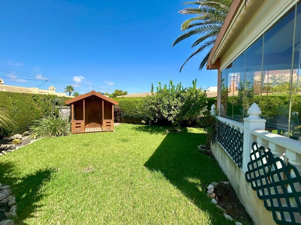 3 bedroom Villa for sale in Orihuela Costa with pool garage - € 790,000 (Ref: 9256259)