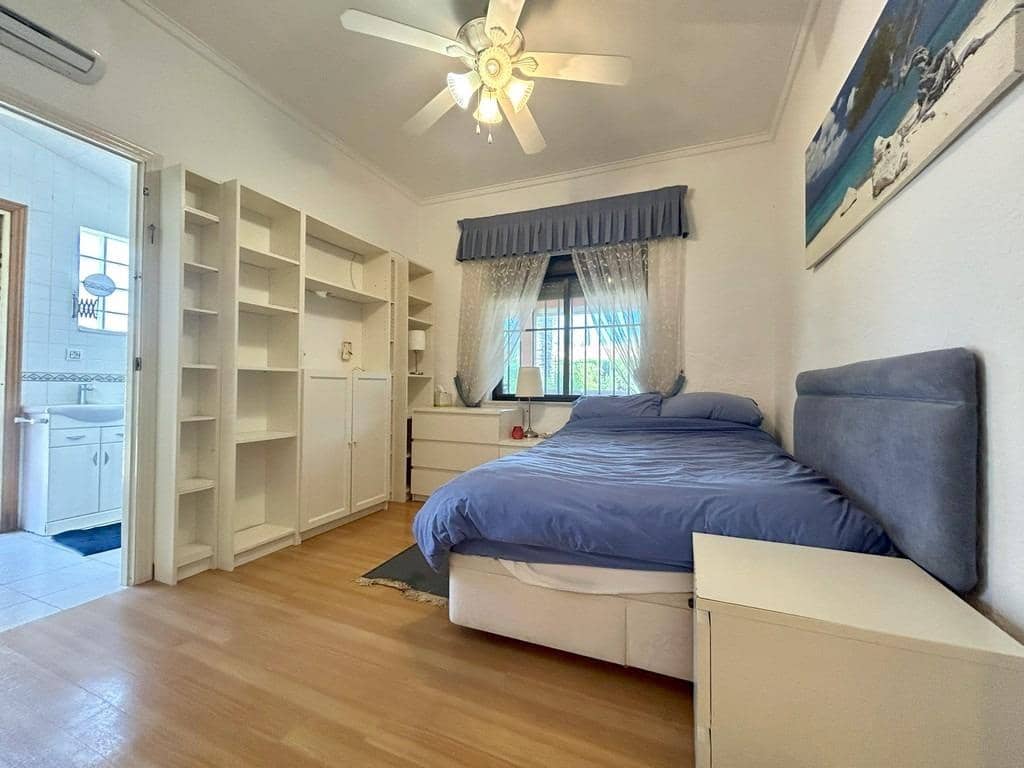 3 bedroom Villa for sale in Orihuela Costa with pool garage - € 790,000 (Ref: 9256259)