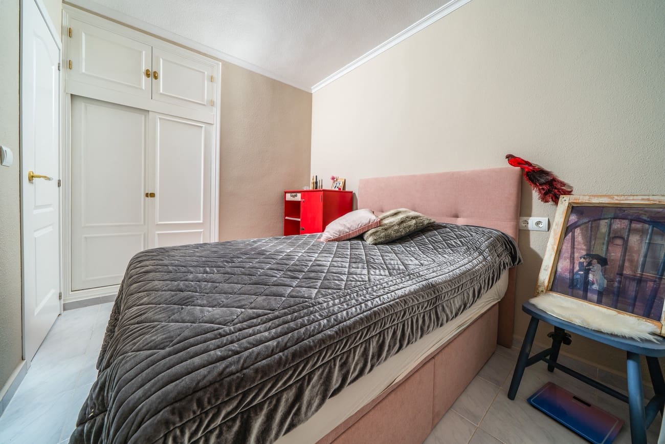 2 soveværelse Bungalow til salg i Torrevieja med swimmingpool - € 180.000 (Ref: 9256297)