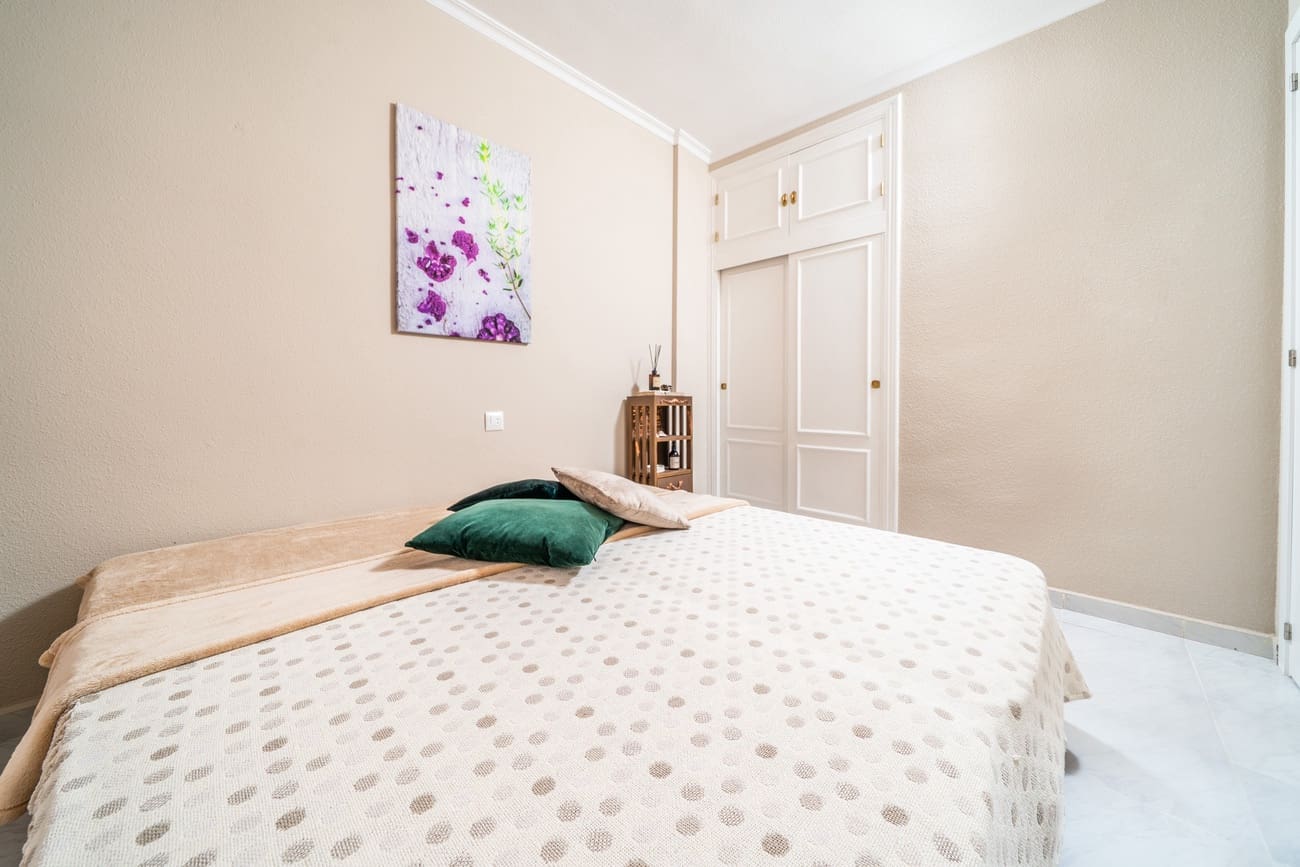 2 soveværelse Bungalow til salg i Torrevieja med swimmingpool - € 180.000 (Ref: 9256297)