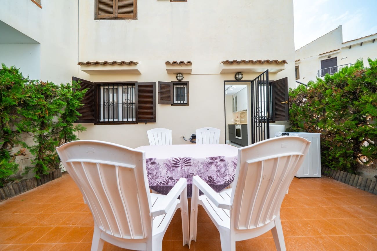 2 soveværelse Bungalow til salg i Torrevieja med swimmingpool - € 180.000 (Ref: 9256297)