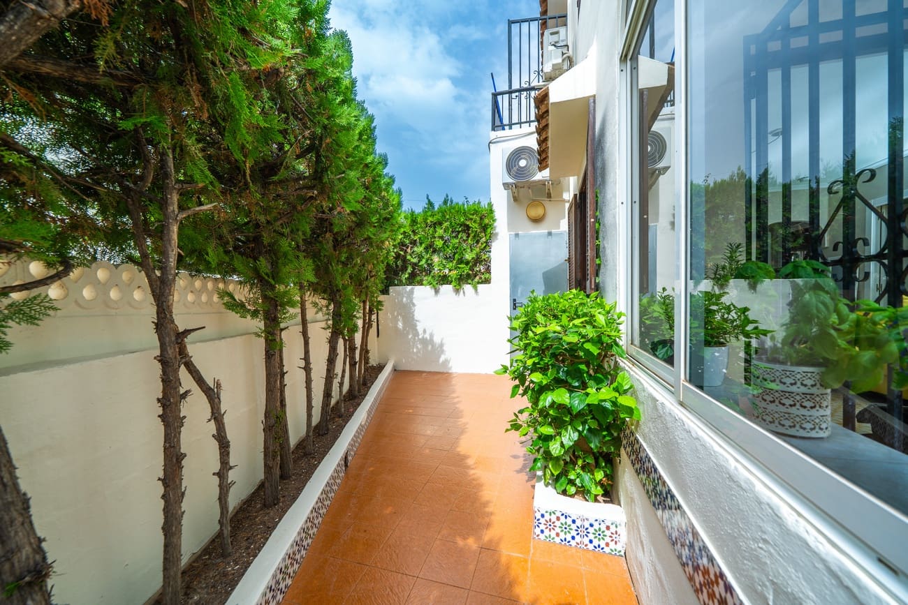 2 soveværelse Bungalow til salg i Torrevieja med swimmingpool - € 180.000 (Ref: 9256297)