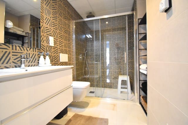 3 chambre Appartement à vendre à Punta Prima, Orihuela avec piscine - 475 000 € (Ref: 9297885)