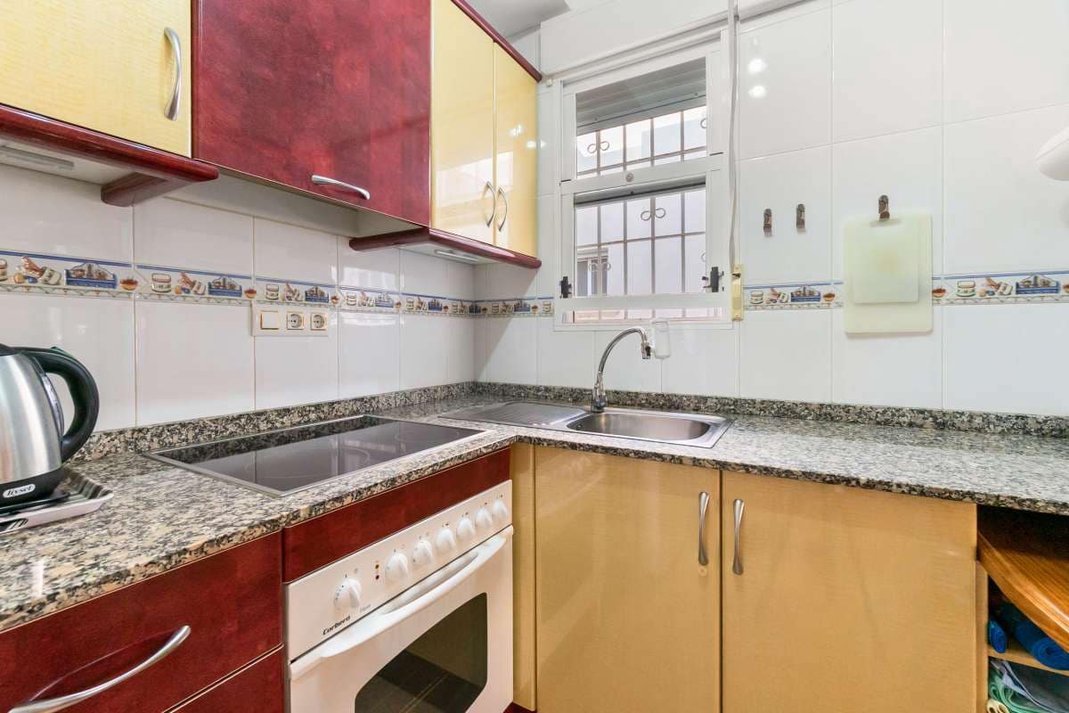 2 makuuhuone Huoneisto myytävänä paikassa Orihuela Costa mukana uima-altaan - 146 000 € (Ref: 9297904)