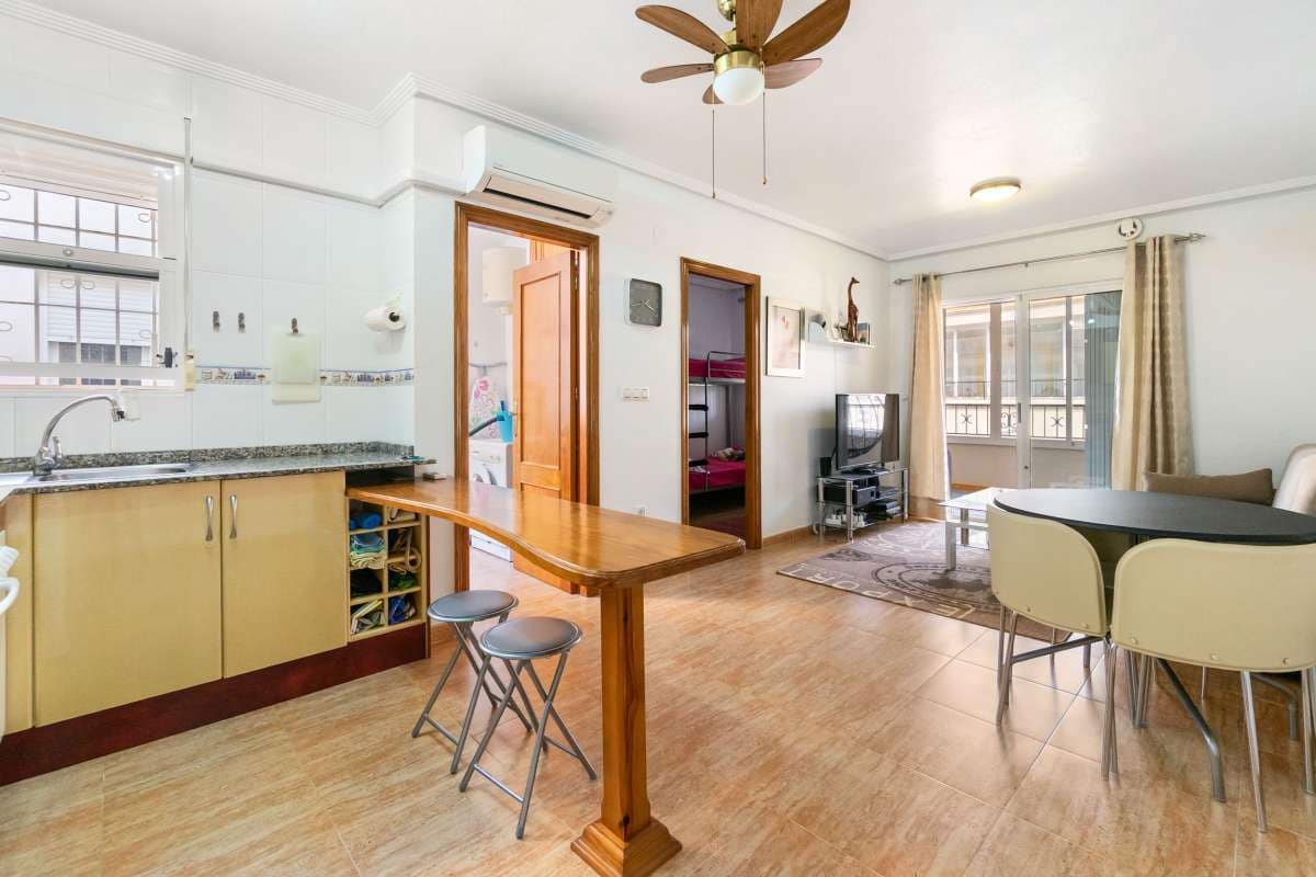 2 makuuhuone Huoneisto myytävänä paikassa Orihuela Costa mukana uima-altaan - 146 000 € (Ref: 9297904)