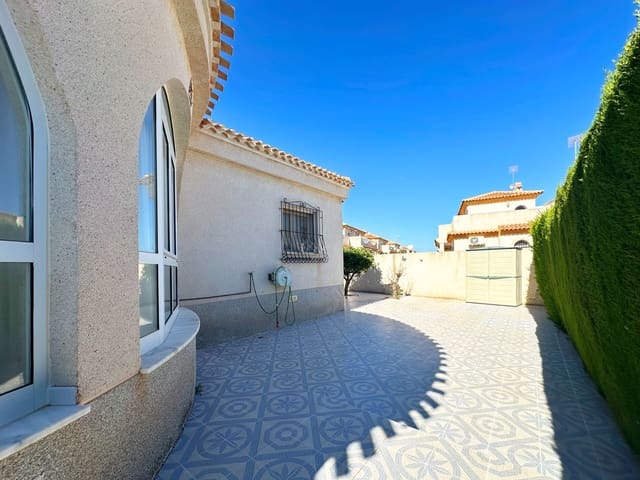 3 chambre Villa/Maison à vendre à Orihuela Costa, Orihuela avec piscine garage - 420 000 € (Ref: 9297914)