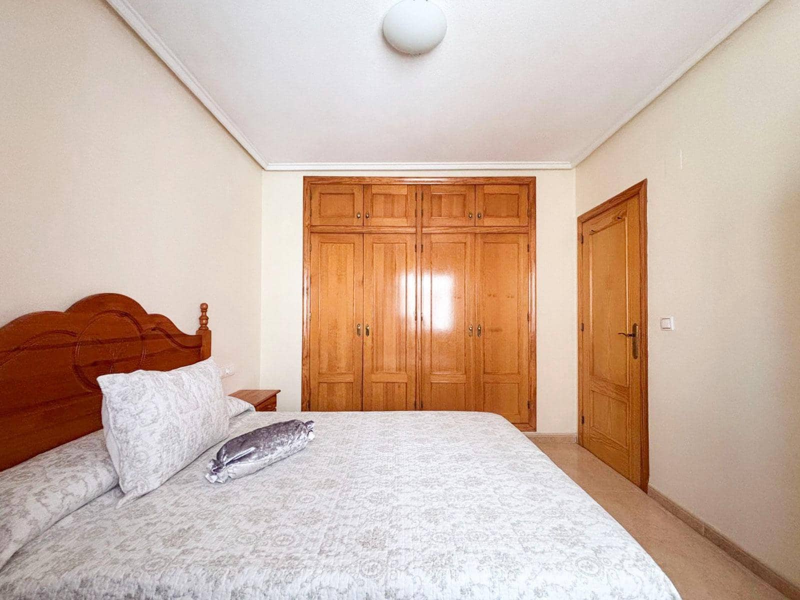 2 sovrum Lägenhet till salu i Torrevieja - 145 900 € (Ref: 9297921)