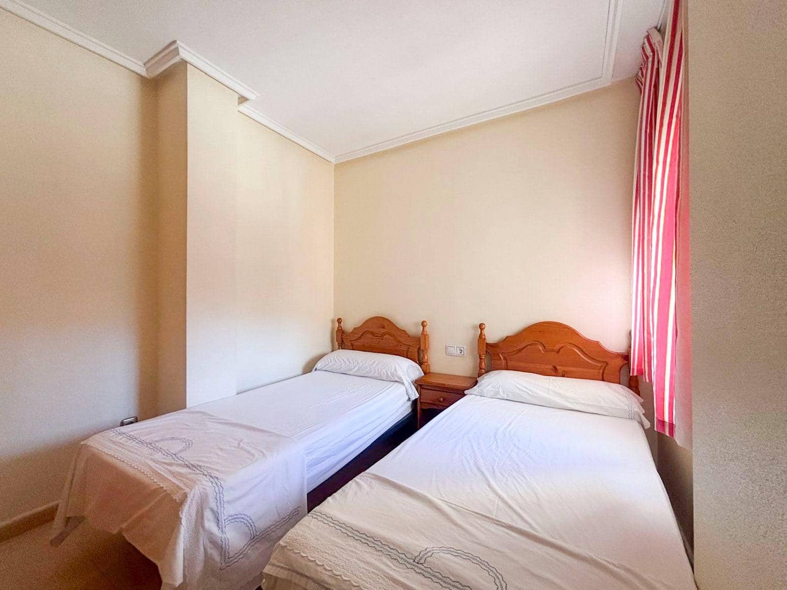 2 sovrum Lägenhet till salu i Torrevieja - 145 900 € (Ref: 9297921)