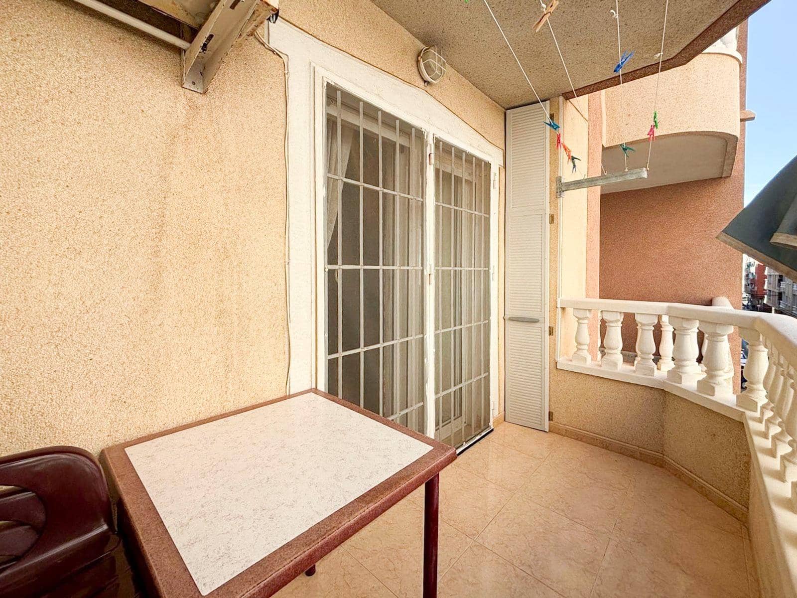 2 sovrum Lägenhet till salu i Torrevieja - 145 900 € (Ref: 9297921)