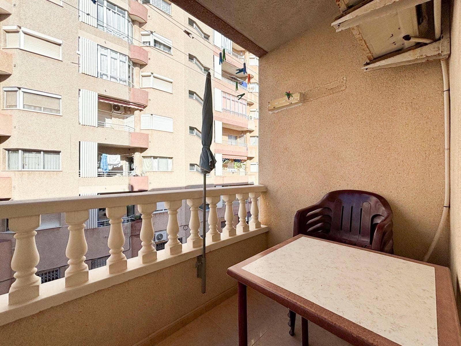 2 sovrum Lägenhet till salu i Torrevieja - 145 900 € (Ref: 9297921)
