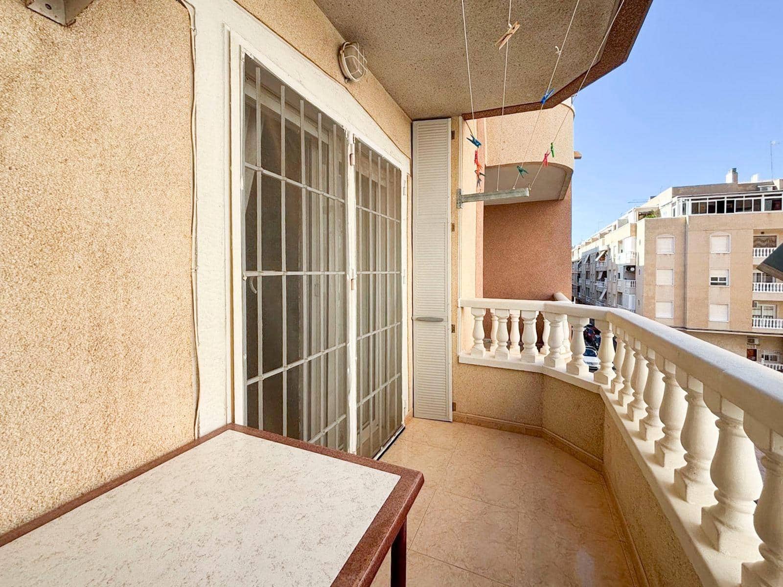2 sovrum Lägenhet till salu i Torrevieja - 145 900 € (Ref: 9297921)