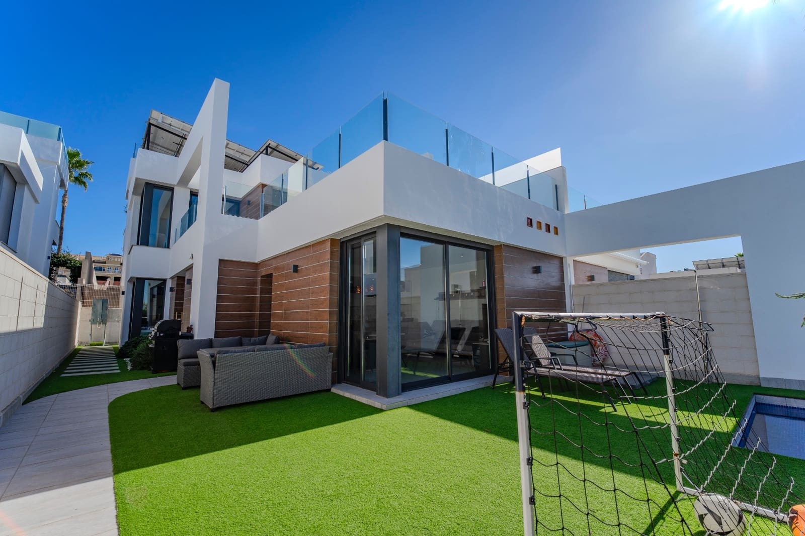 3 bedroom Townhouse for sale in Benijofar with pool - € 470,000 (Ref: 9328556)