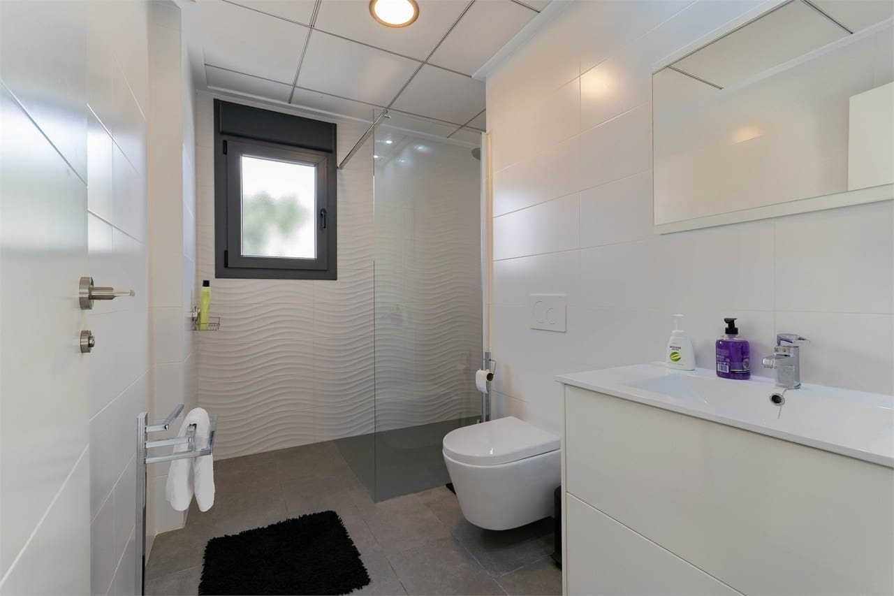 3 makuuhuone Huvila myytävänä paikassa Benijofar mukana 
autotalli - 425 000 € (Ref: 9328562)