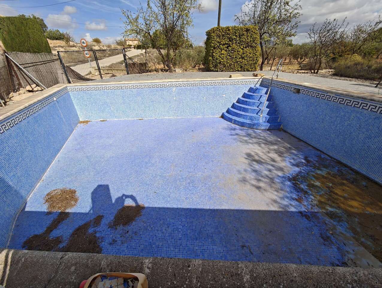 4 soveværelse Finca/Landehus til salg i Raspay med swimmingpool - € 164.995 (Ref: 9328597)